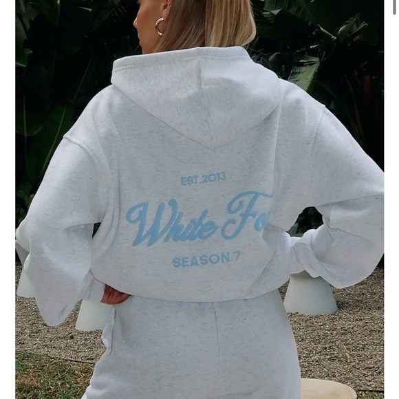 White Fox - Picture 2 of 4